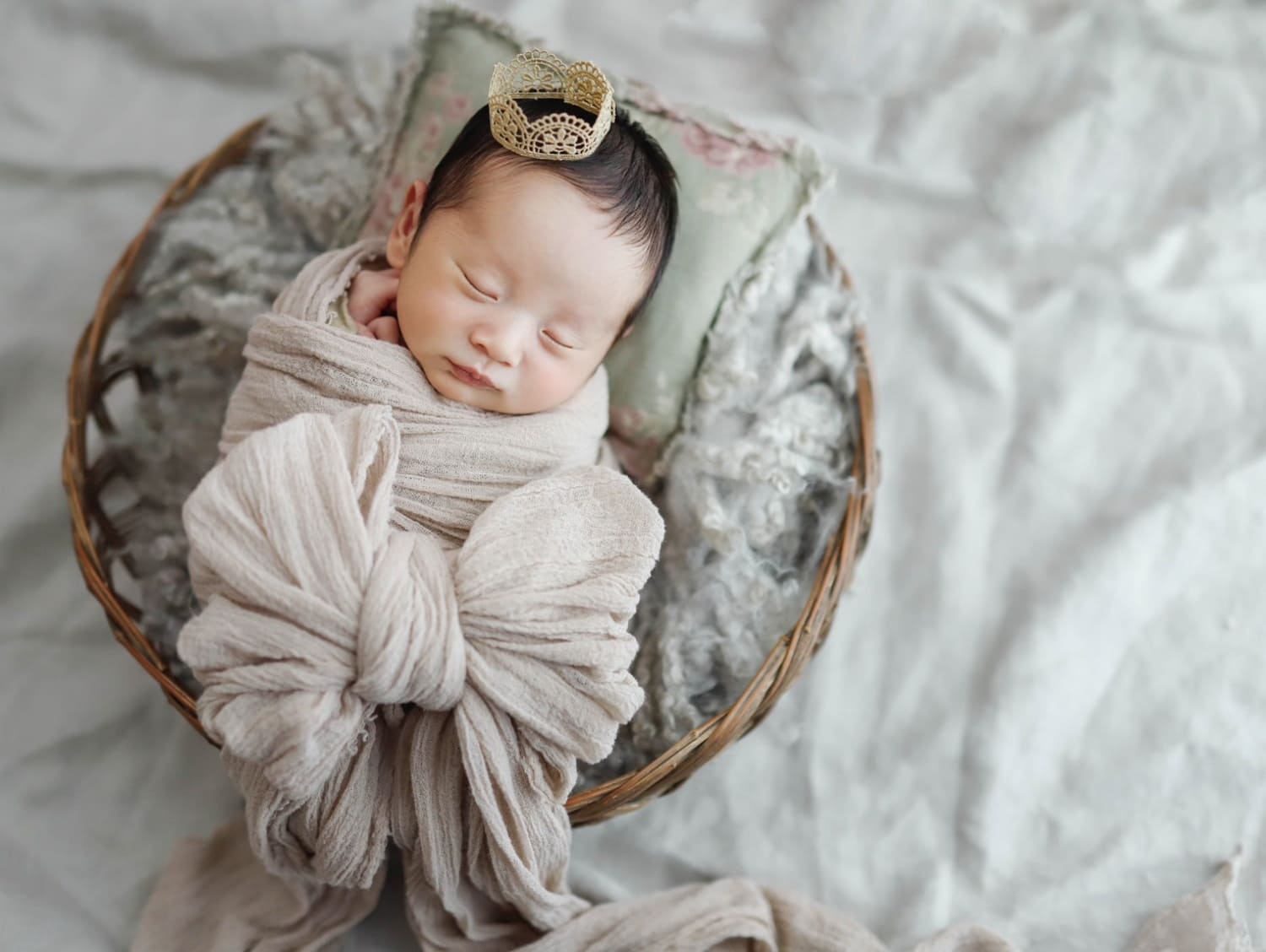 ナチュラルな雰囲気で撮影した新生児のニューボーンフォト